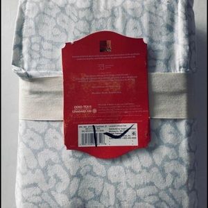 New Opalhouse Twin/Twin XL Sheet Set